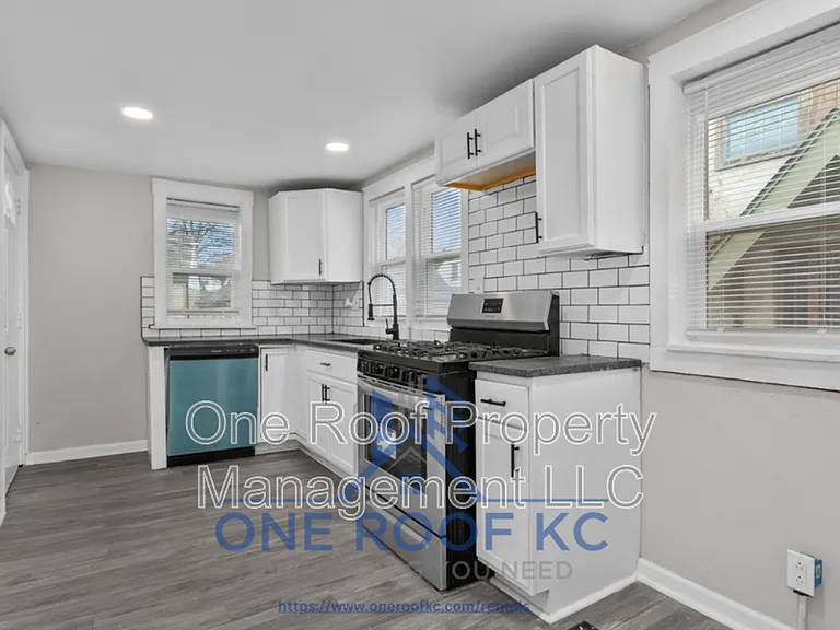 416 N Elmwood Ave — Photo 4