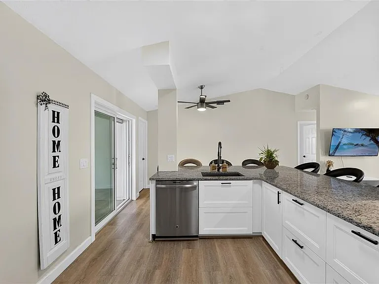 614 Stillview Cir — Photo 17