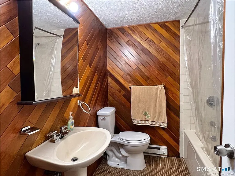 25 W Main St #8 — Photo 7