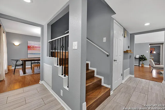 103 Shalimar Dr — Photo 35