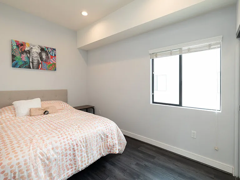 2651 S Hobart Blvd — Photo 28