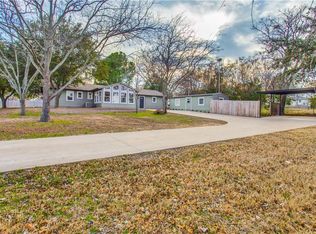 617 Dunaway Ln, Azle, TX 76020