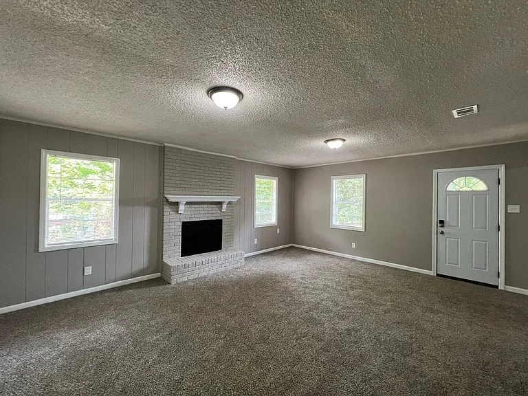 3642 Hallbrook St — Photo 6