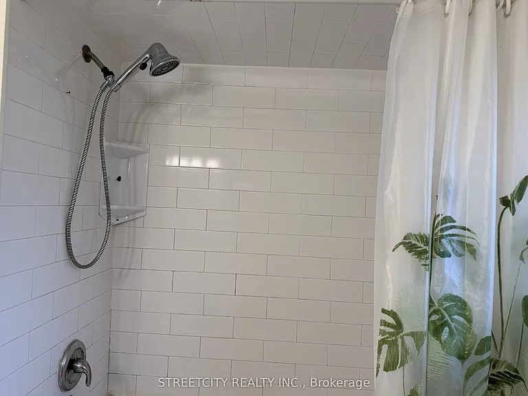 6860 Malden Rd — Photo 9