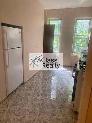 2nd image of 30-14 42nd St #2RR