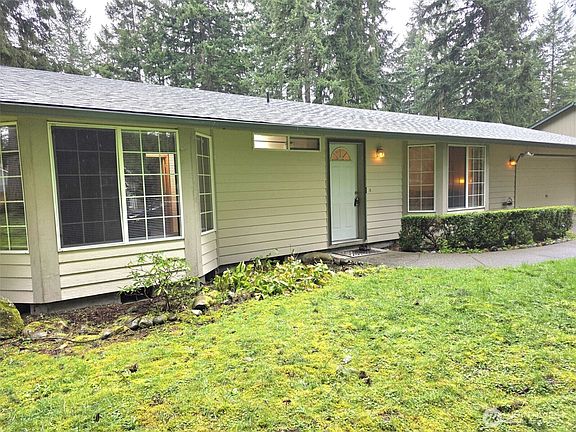 2nd image of 17819 Upland Drive SE