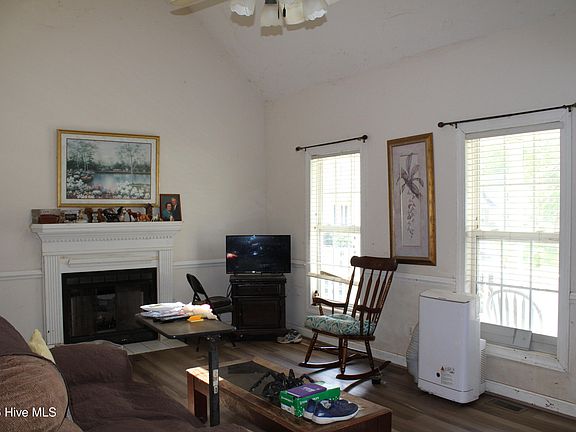 3rd image of 803 Brickyard Court