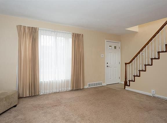 2nd image of 1045 Saint Joseph St