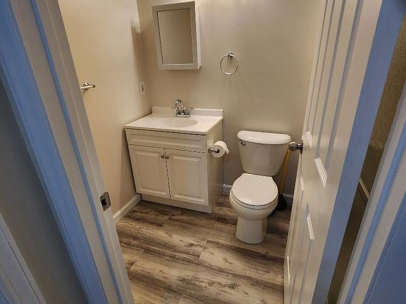 2nd bathroom
