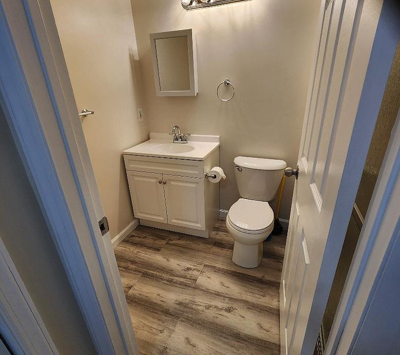 2nd bathroom