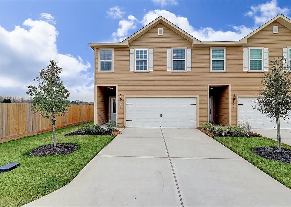 1st image of 412 Hollow Brook Ln