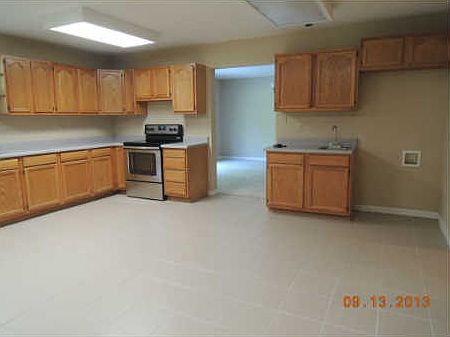 4th image of 449 NE Colvin Ave