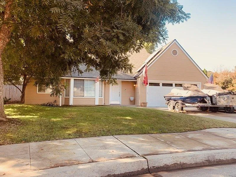 1342 Douglas Ave photo 1