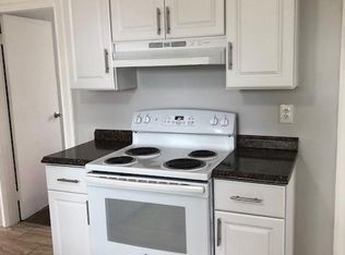 995 York Ave FLOOR 2, Pawtucket, RI 02861