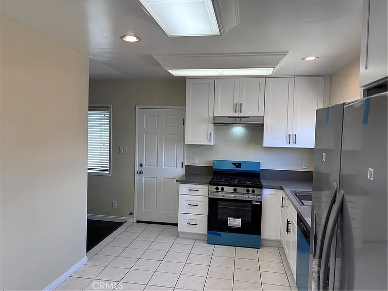 4565 E Carson St — Photo 4