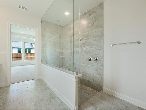 4th image of 2561 Hampstead Ln