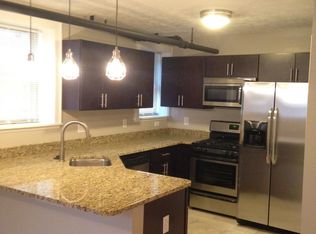 2765 Hampshire Rd APT 101, Cleveland, OH 44106