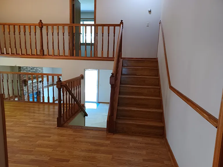 14331 Utica Ave — Photo 6