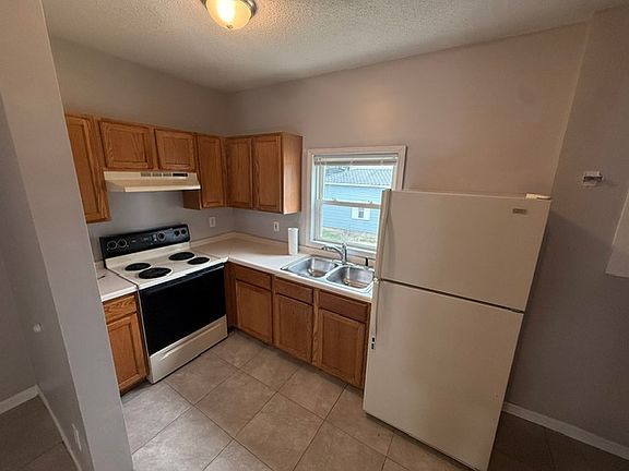 2nd image of 400 S Main St Floor 2