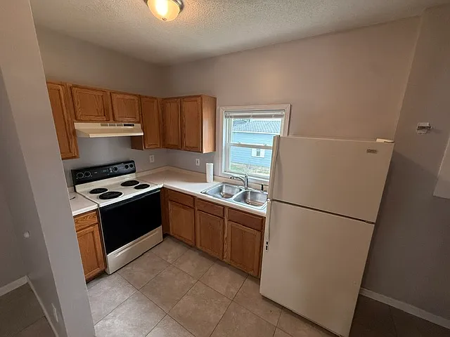 400 S Main St #2 — Photo 2