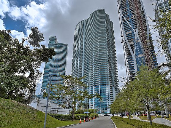 2nd image of 900 Biscayne Blvd APT 5712