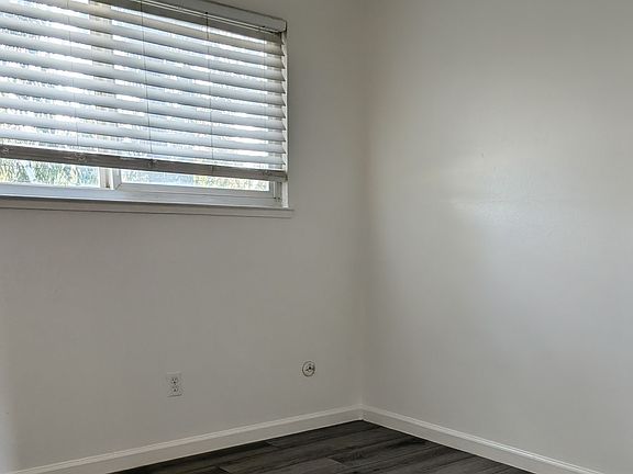 4th image of 121 Las Flores Ave APT C