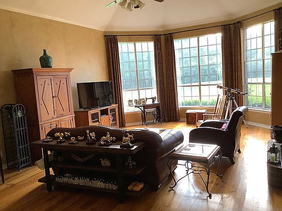 2nd image of 3903 Oakwick Forest Dr
