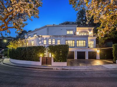 2209 Banyan Dr, Los Angeles, CA, 90049
