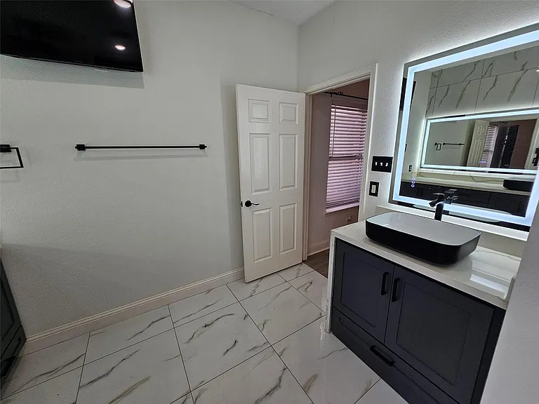 3709 Pinehurst Dr — Photo 23