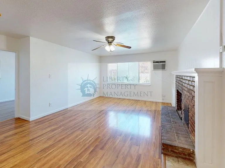 10051 E Lyons Rd — Photo 2