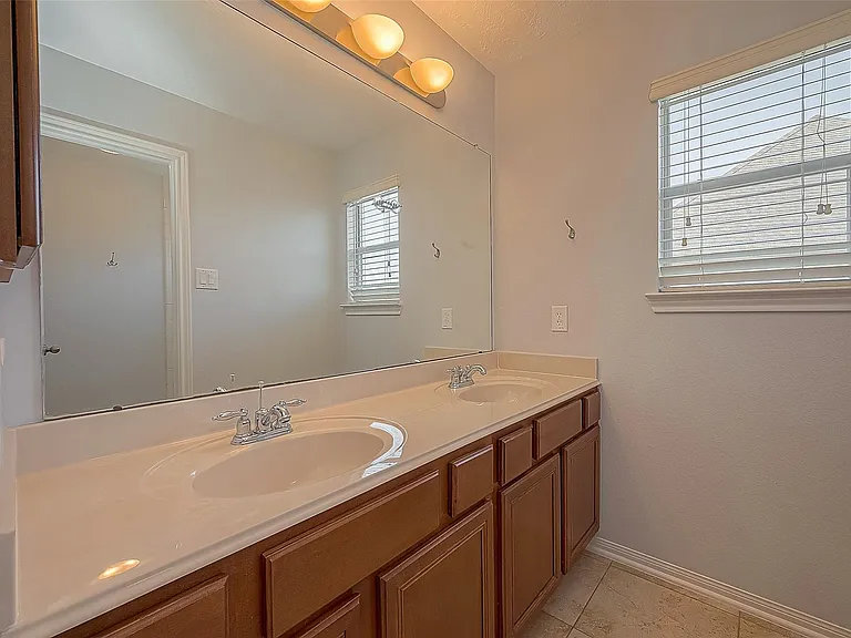 25907 Pebble Terrane Ln — Photo 37