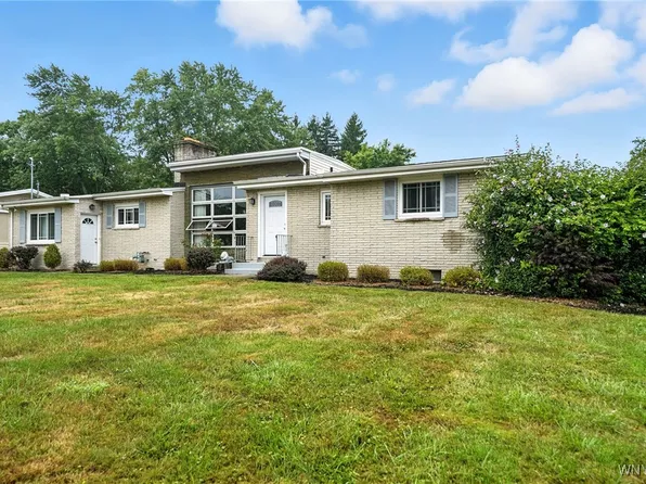 4990 Meadowbrook Rd, Williamsville, NY 14221