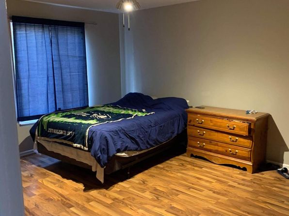 944 Surrey Dr