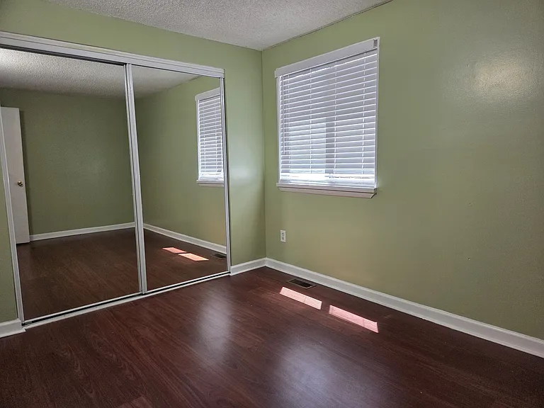 7719 Kingsberry Ct — Photo 11