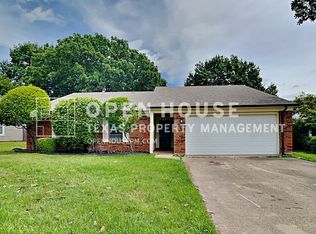 113 Clove Ln, Euless, TX 76039