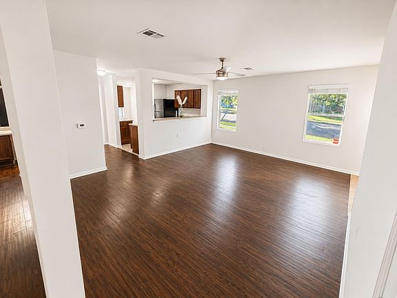 3rd image of 7101 Cayenne Ln