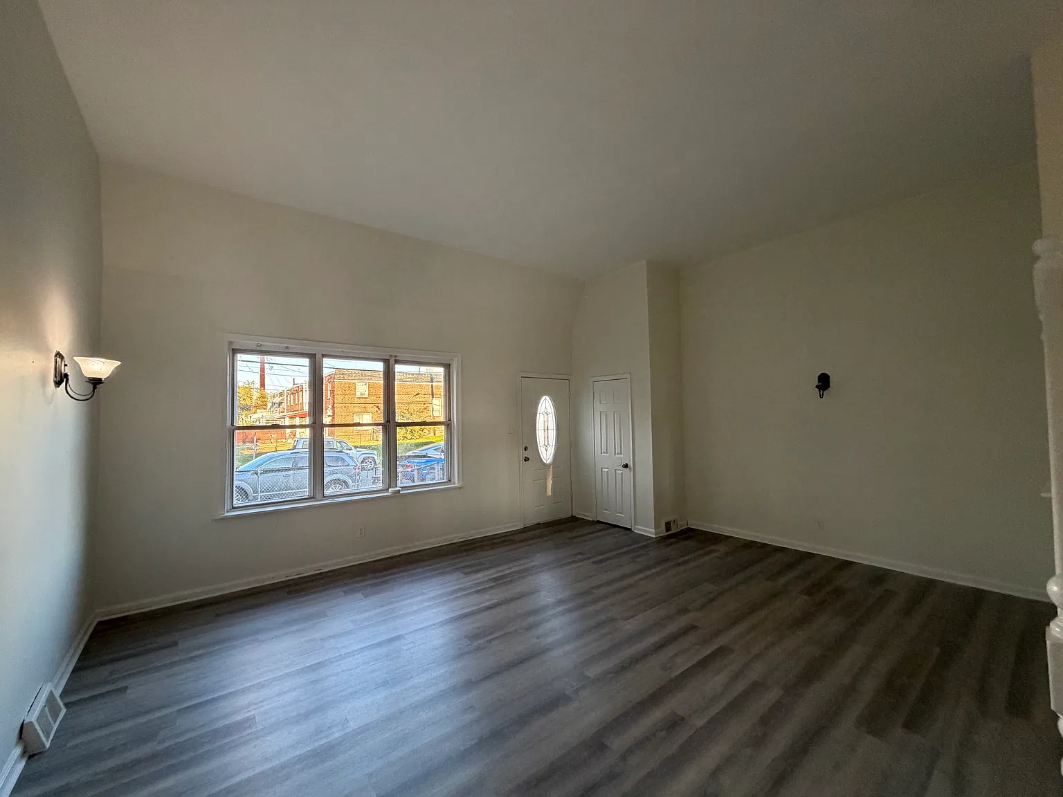 1406 Cosgrove Street - 1 — Photo 4