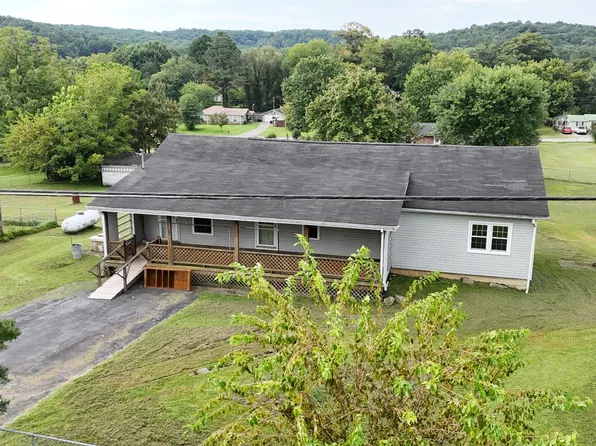 252 7th St, Tracy City, TN 37387