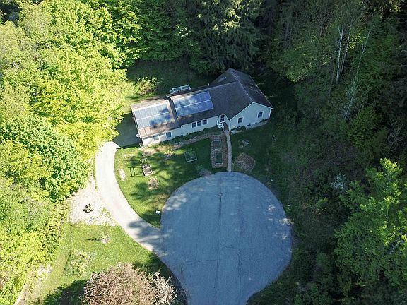 3rd image of 58 Tuckaway Lane