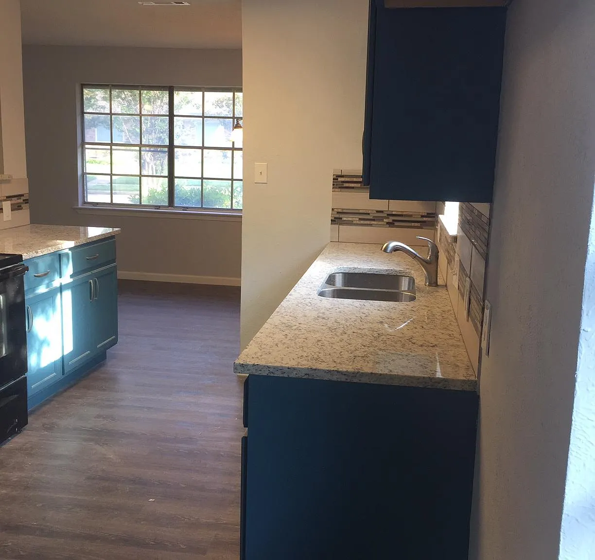 3 bed, 1372 sqft, $2,095 — Photo 1