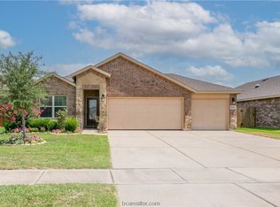 2024 Eagle View Dr, Navasota, TX 77868