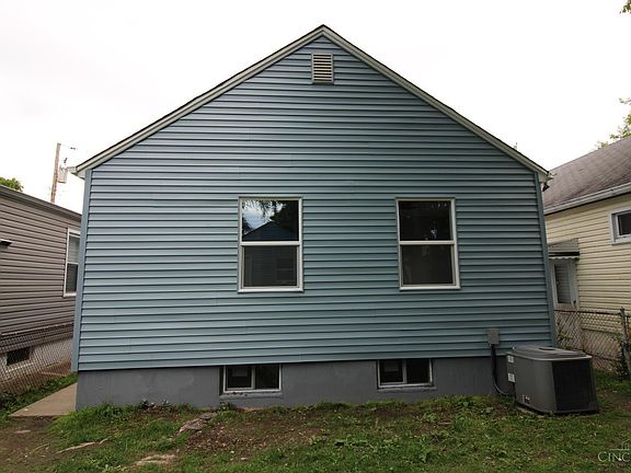 4th image of 1355 Ross Ave