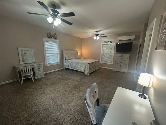 5th image of 216 Spring Valley Rd