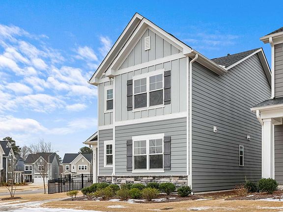 2nd image of 4701 Crescent Square St