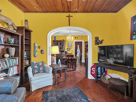 3rd image of 1010 Bartholomew St