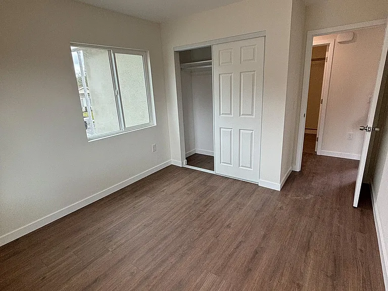 14316 Christine Dr — Photo 17