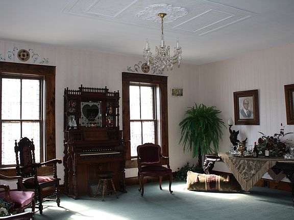 5th image of 125-131 S Sangamon St