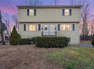 47 New Britain Ave, Unionville, CT 06085