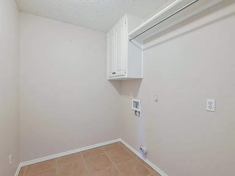 9708 Aberdeen Ave — Photo 36