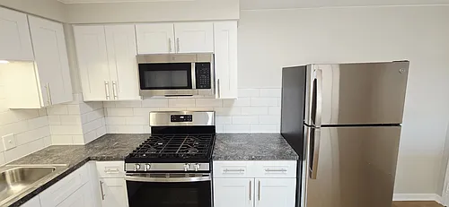 11011 S Lloyd Dr Photo 1